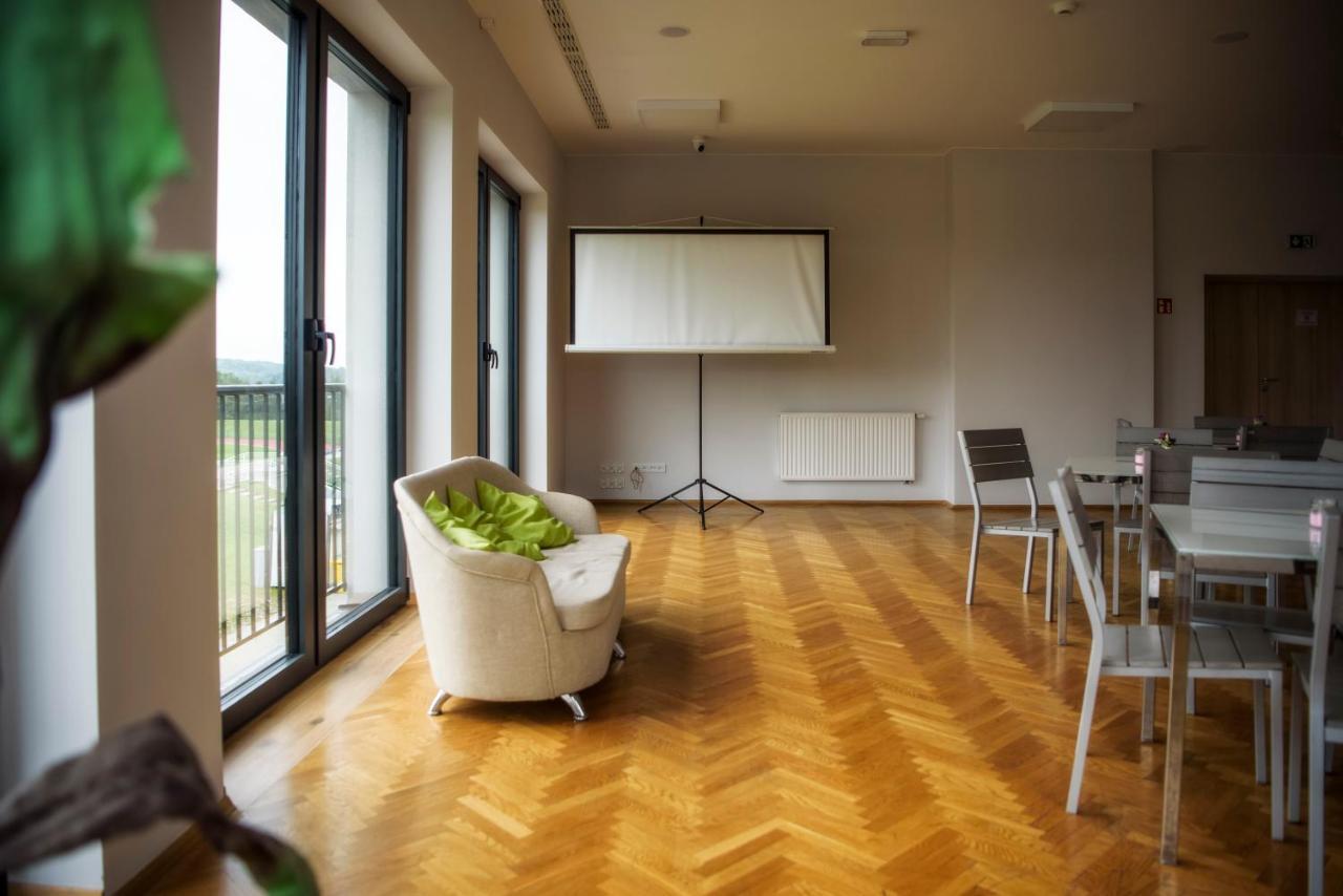 Hostel Pawilon Sportowo Turystyczny Kalwarianka Kalwaria Zebrzydowska Exteriér fotografie